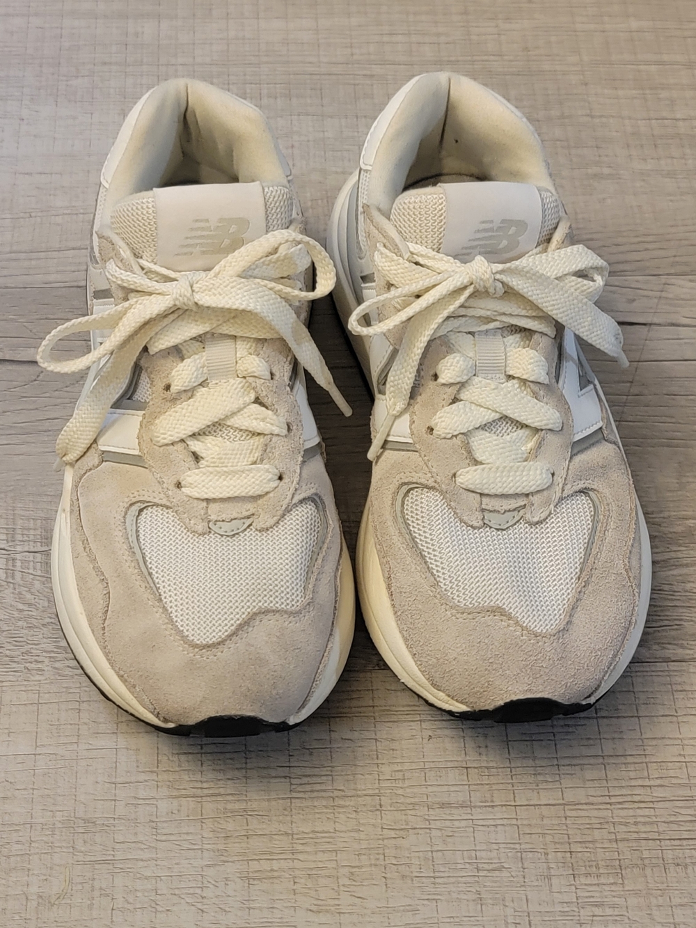 New Balance 57/40 W5740ESA White/Oat Sneakers Suede Womens Size 6.5